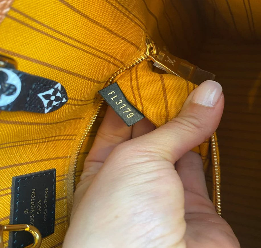 Louis Vuitton Onthego Jungle Giant Monogram Bag M44674