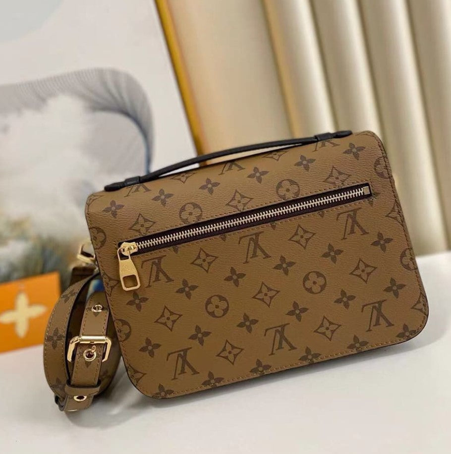 Louis Vuitton Pochette Métis Monogram Reverse Bag M44876