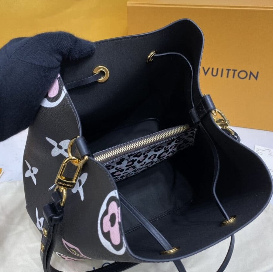Louis Vuitton NeoNoe MM Bag Monogram M45821