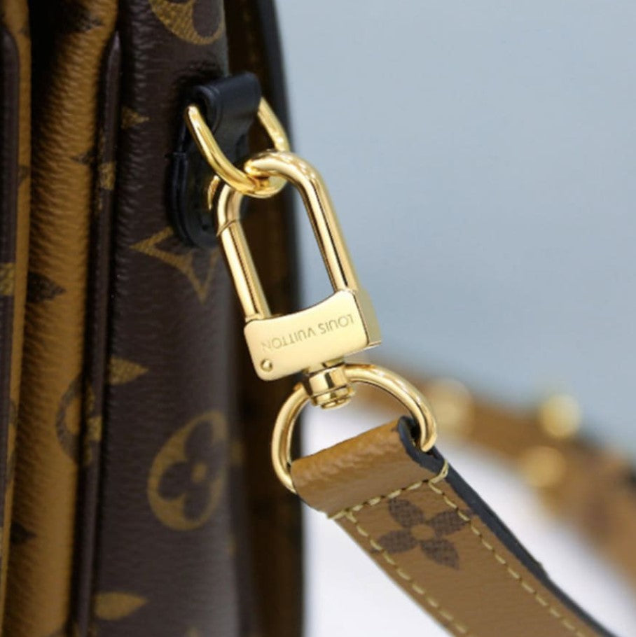 Louis Vuitton Pochette Métis Monogram Reverse Bag M44876