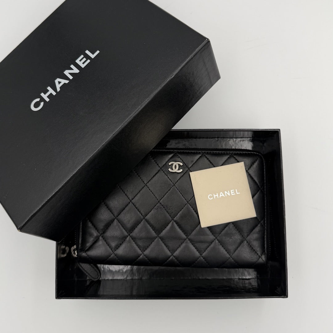 2011 Chanel CC Matelasse Lambskin Black Leather Long Zip Wallet